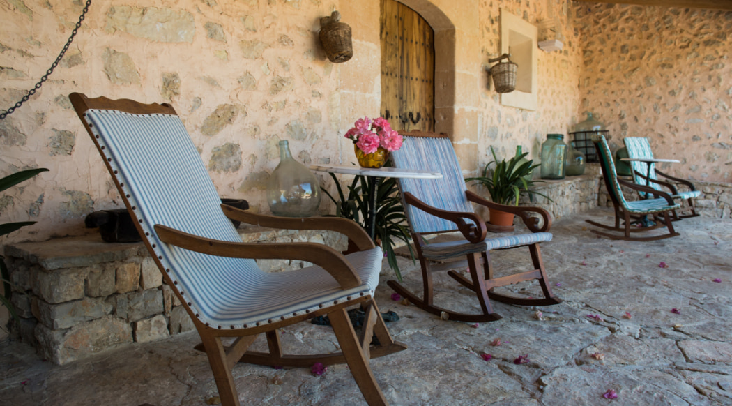 Terrasse eines der Zimmer von Can Feliu